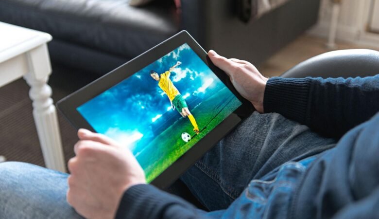 IPTV Til Familier i Danmark – Er IPTV Det Rigtige Valg For Hele Husstanden?